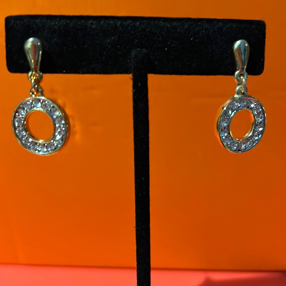 Crystal gold dangle earrings